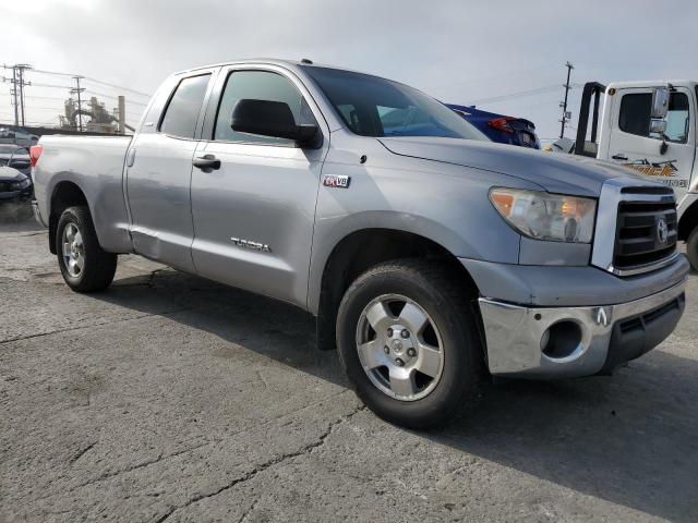 5TFUW5F11AX150513 - 2010 TOYOTA TUNDRA DOUBLE CAB SR5 SILVER photo 4