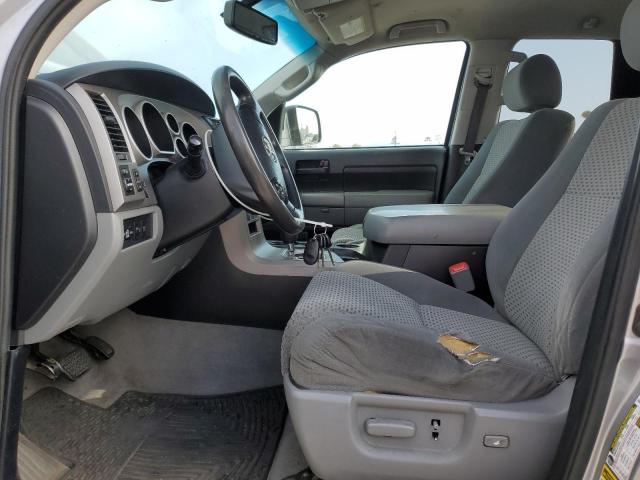 5TFUW5F11AX150513 - 2010 TOYOTA TUNDRA DOUBLE CAB SR5 SILVER photo 7