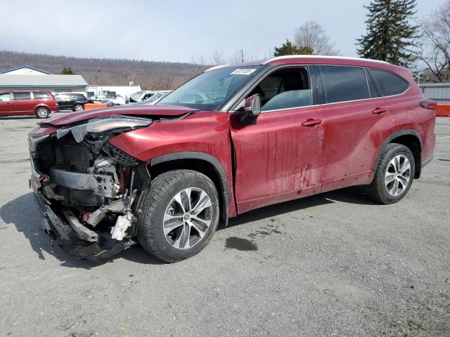 5TDHZRBH6NS586501 - 2022 TOYOTA HIGHLANDER XLE RED photo 1