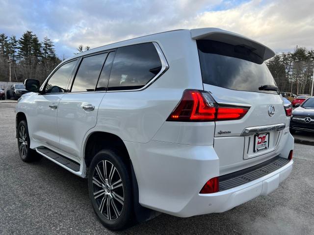 JTJHY7AX8J4267300 - 2018 LEXUS LX 570 WHITE photo 3