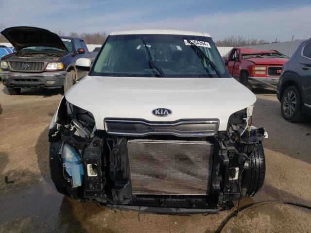 KNDJN2A27H7484270 - 2017 KIA SOUL WHITE photo 5