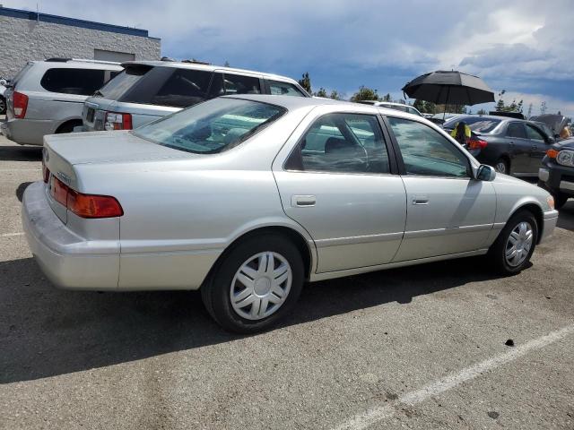 JT2BG22K9Y0530115 - 2000 TOYOTA CAMRY CE SILVER photo 3