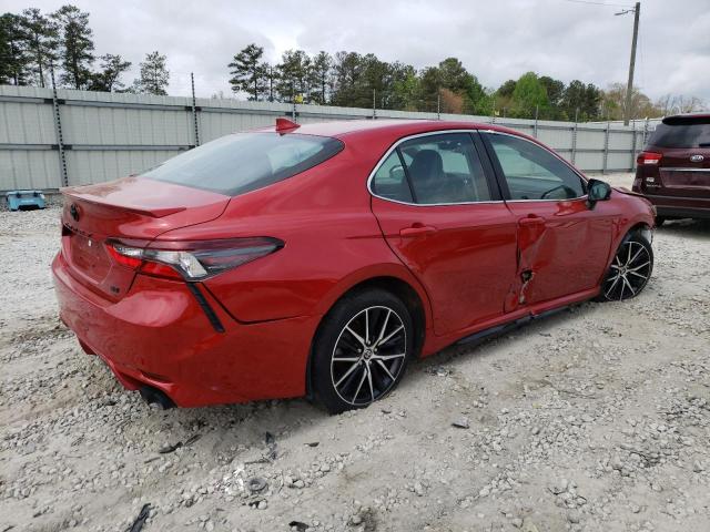 4T1G11AK0MU485705 - 2021 TOYOTA CAMRY SE RED photo 3