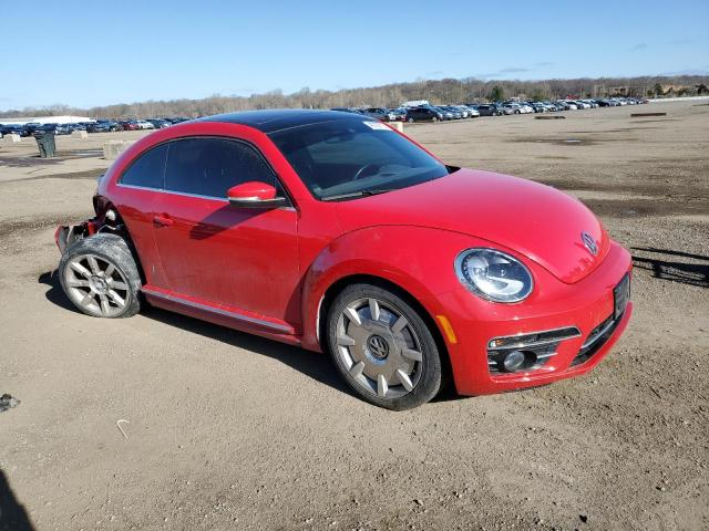 3VWJD7AT8KM711744 - 2019 VOLKSWAGEN BEETLE SE RED photo 4