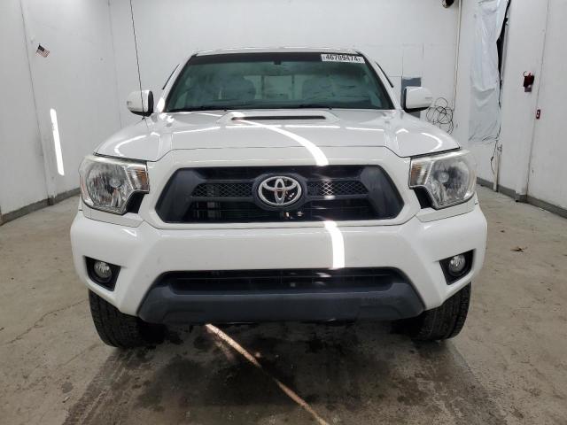 5TFJU4GN2CX020411 - 2012 TOYOTA TACOMA DOUBLE CAB PRERUNNER WHITE photo 5