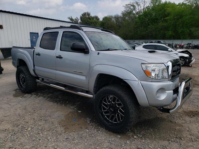 3TMJU62N27M032931 - 2007 TOYOTA TACOMA DOUBLE CAB PRERUNNER SILVER photo 4