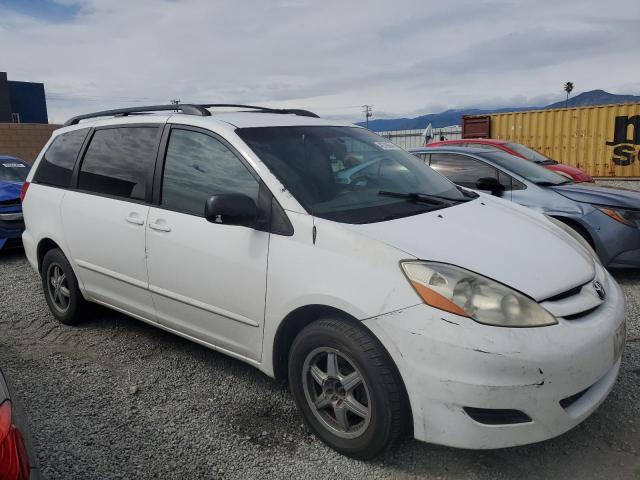 5TDKK4CC0AS326931 - 2010 TOYOTA SIENNA CE WHITE photo 4