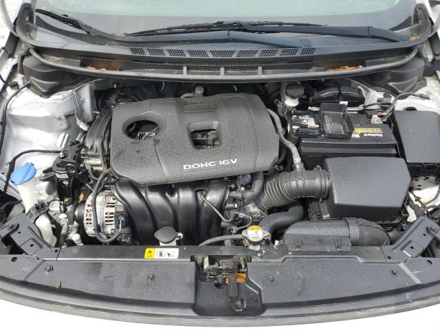 3KPFK4A75HE053125 - 2017 KIA FORTE LX SILVER photo 11