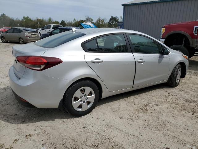 3KPFK4A75HE053125 - 2017 KIA FORTE LX SILVER photo 3