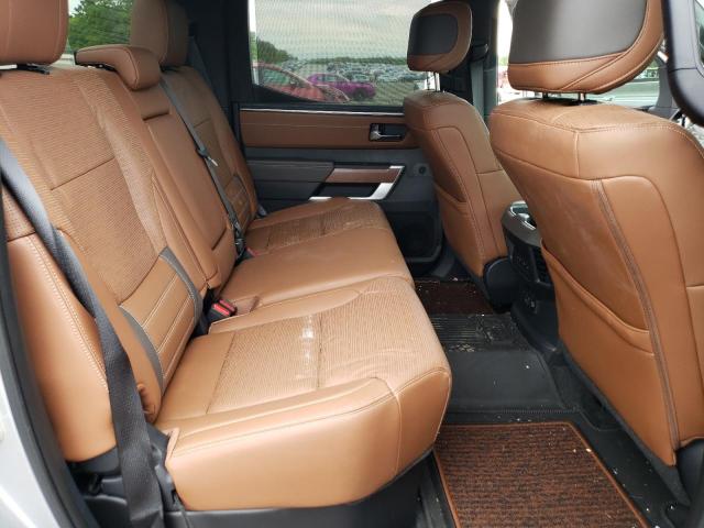 5TFMA5DB9NX015568 - 2022 TOYOTA TUNDRA CREWMAX PLATINUM Silber Foto 10