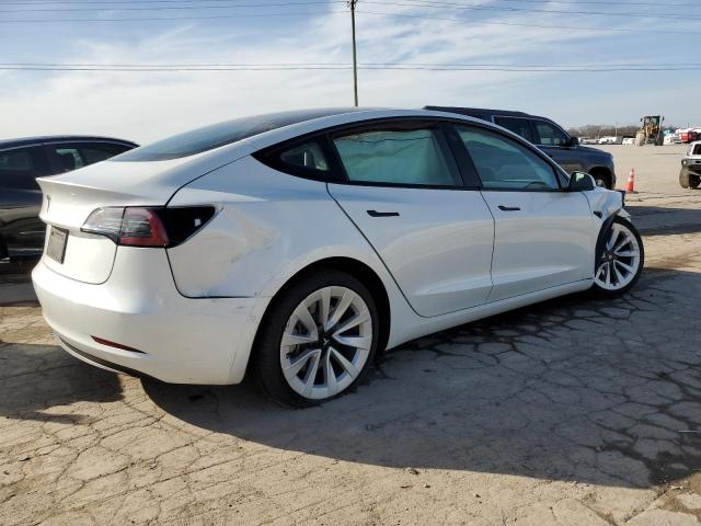 5YJ3E1EA1NF369934 - 2022 TESLA MODEL 3 WHITE photo 3