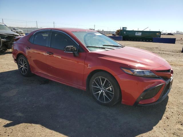 4T1G11BK1RU121959 - 2024 TOYOTA CAMRY SE NIGHT SHADE RED photo 4
