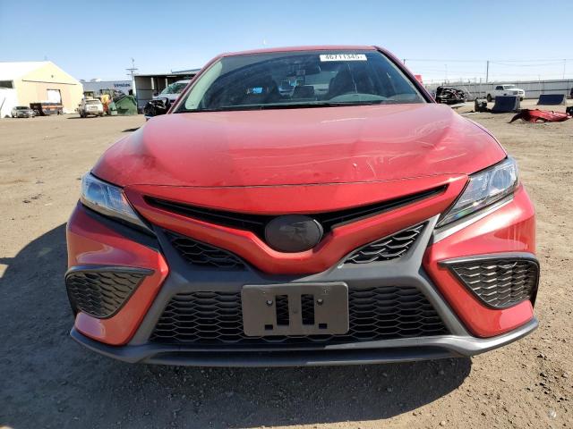 4T1G11BK1RU121959 - 2024 TOYOTA CAMRY SE NIGHT SHADE RED photo 5