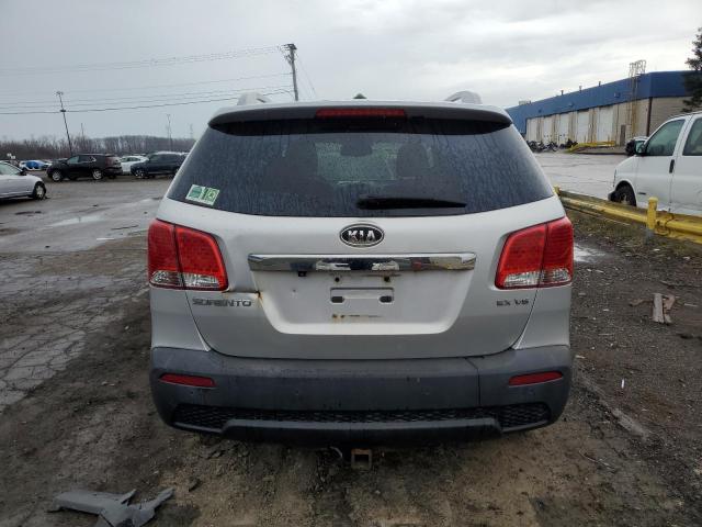 5XYKU4A29BG001830 - 2011 KIA SORENTO EX SILVER photo 6