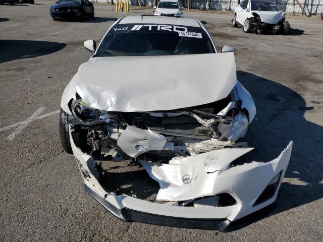 JF1ZNAA11D1723125 - 2013 TOYOTA SCION FR-S WHITE photo 5