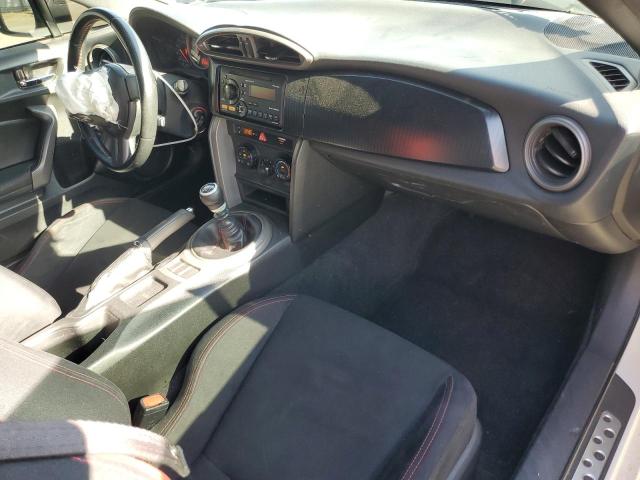 JF1ZNAA11D1723125 - 2013 TOYOTA SCION FR-S WHITE photo 8