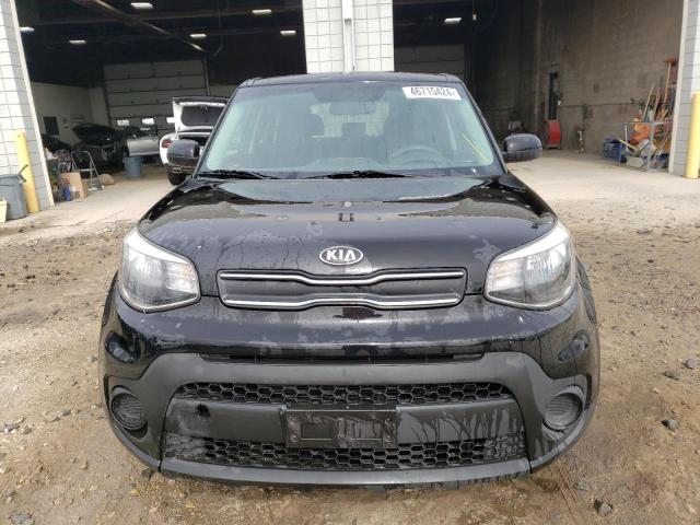 KNDJN2A26H7886703 - 2017 KIA SOUL BLACK photo 5