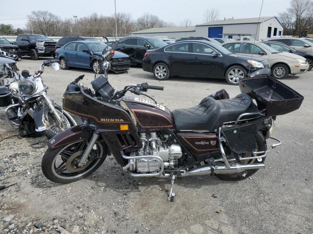 1HFSC0216BA124072 - 1981 HONDA GL1100 I BURGUNDY photo 3