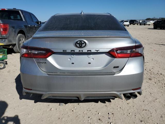 4T1G11AK2RU264789 - 2024 TOYOTA CAMRY SE NIGHT SHADE SILVER photo 6