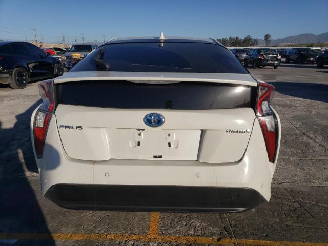 JTDKARFU0H3032302 - 2017 TOYOTA PRIUS WHITE photo 6