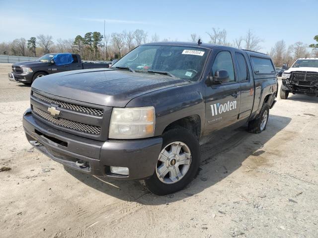 1GCRKSE3XBZ233611 - 2011 CHEVROLET SILVERADO K1500 LT GRAY photo 1