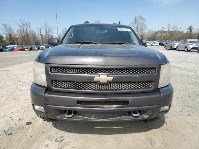 1GCRKSE3XBZ233611 - 2011 CHEVROLET SILVERADO K1500 LT GRAY photo 5