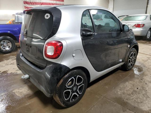 WMEFJ5DAXGK061234 - 2016 SMART FORTWO SILVER photo 3