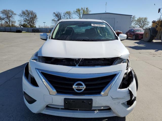 3N1CN7AP8KL875533 - 2019 NISSAN VERSA S WHITE photo 5