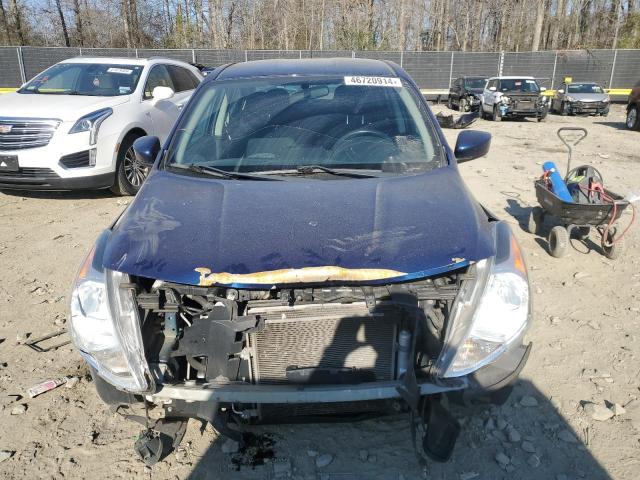 3N1CN7AP2JL822065 - 2018 NISSAN VERSA S BLUE photo 5