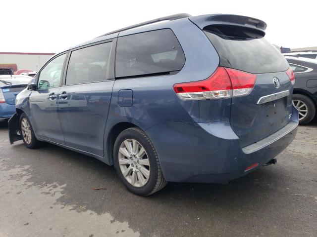 5TDDK3DC0DS061840 - 2013 TOYOTA SIENNA XLE BLUE photo 2