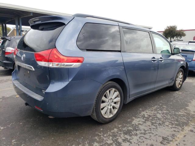 5TDDK3DC0DS061840 - 2013 TOYOTA SIENNA XLE BLUE photo 3