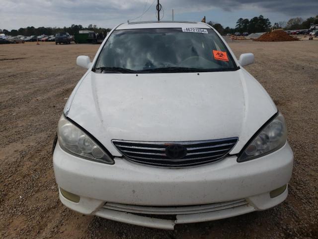 4T1BF32K45U604122 - 2005 TOYOTA CAMRY LE WHITE photo 5