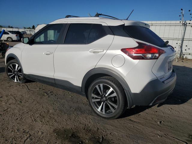 3N1CP5CU0KL507493 - 2019 NISSAN KICKS S WHITE photo 2