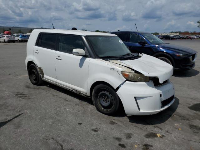 JTLKE50E691082315 - 2009 TOYOTA SCION XB WHITE photo 4