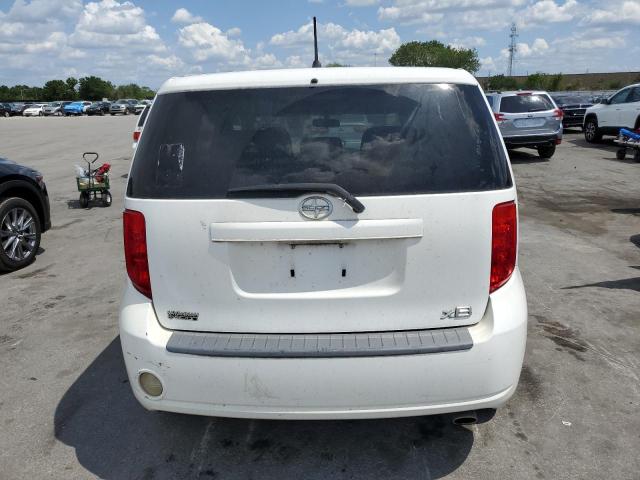 JTLKE50E691082315 - 2009 TOYOTA SCION XB WHITE photo 6