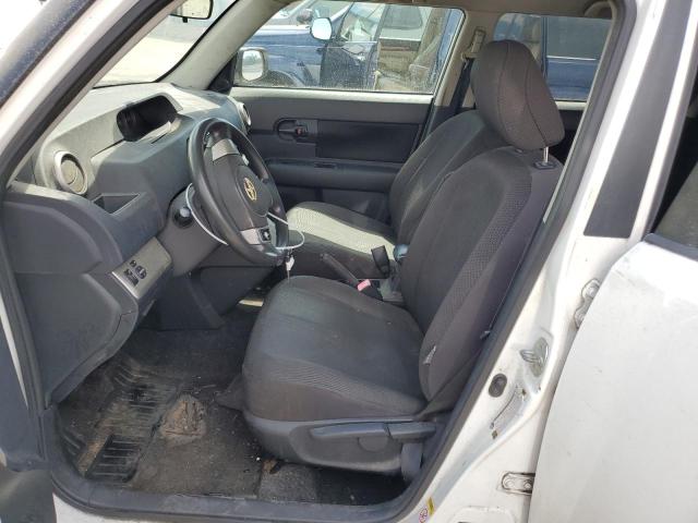 JTLKE50E691082315 - 2009 TOYOTA SCION XB WHITE photo 7