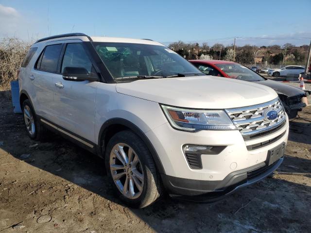 1FM5K8D88JGC81905 - 2018 FORD EXPLORER XLT WHITE photo 4