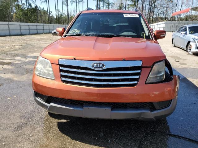 KNDJJ741995031745 - 2009 KIA BORREGO LX ORANGE photo 5