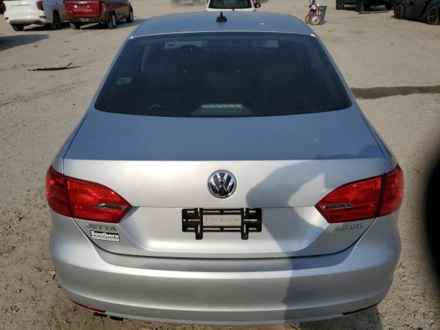 3VWDZ7AJ9BM318431 - 2011 VOLKSWAGEN JETTA SE SILVER photo 6