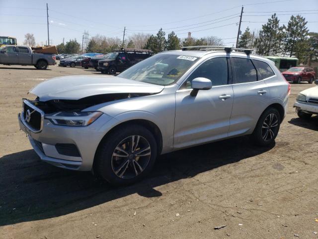 YV4102RKXJ1056122 - 2018 VOLVO XC60 T5 MOMENTUM SILVER photo 1