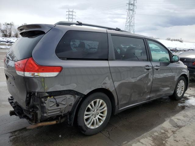 5TDYK3DC2BS101687 - 2011 TOYOTA SIENNA XLE GRAY photo 3