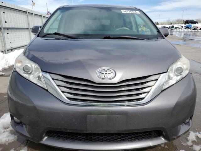 5TDYK3DC2BS101687 - 2011 TOYOTA SIENNA XLE GRAY photo 5