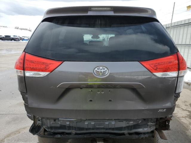 5TDYK3DC2BS101687 - 2011 TOYOTA SIENNA XLE GRAY photo 6