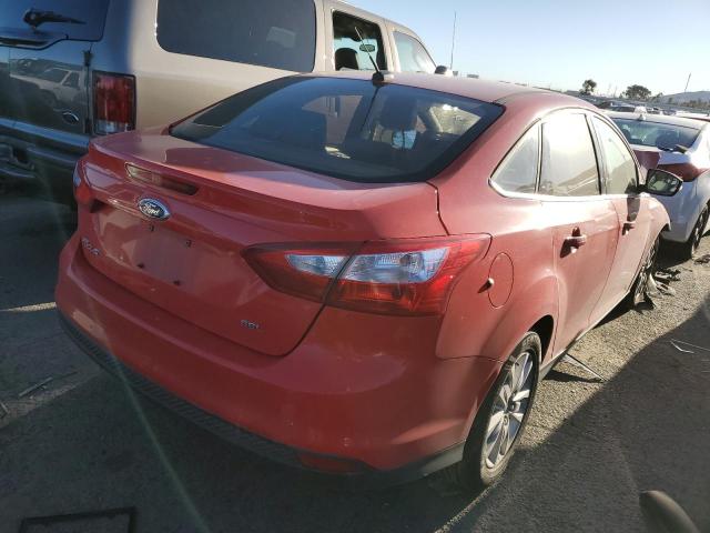 1FAHP3H28CL375875 - 2012 FORD FOCUS SEL RED photo 3