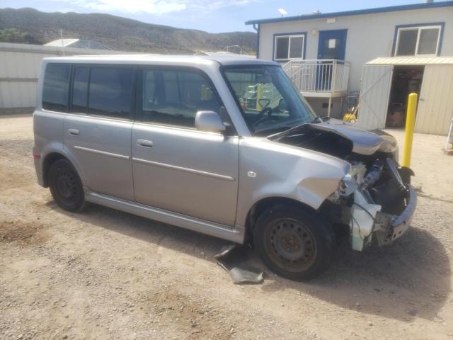 JTLKT324464035633 - 2006 TOYOTA SCION XB GRAY photo 4