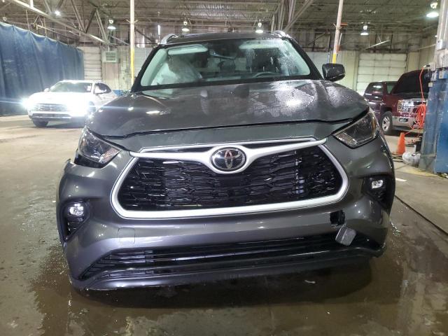 5TDGZRBHXNS222559 - 2022 TOYOTA HIGHLANDER XLE 灰色 照片 5