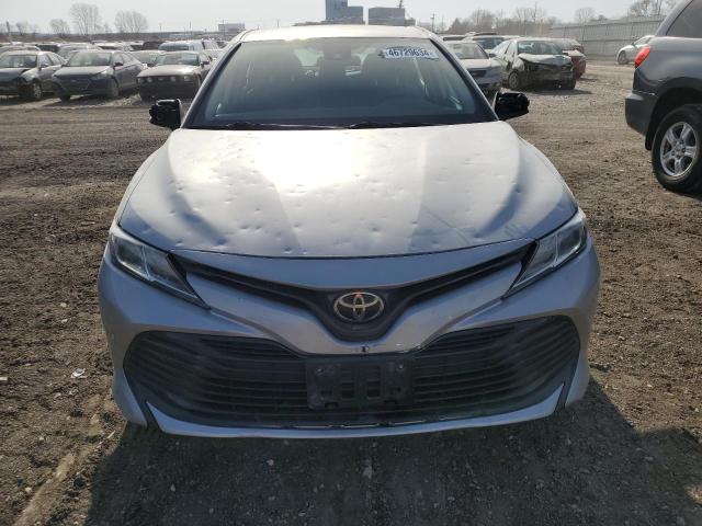 4T1B11HK3KU225280 - 2019 TOYOTA CAMRY L SILVER photo 5