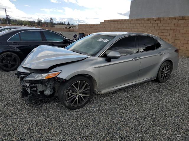 4T1F11AKXMU463867 - 2021 TOYOTA CAMRY XLE SILVER photo 1