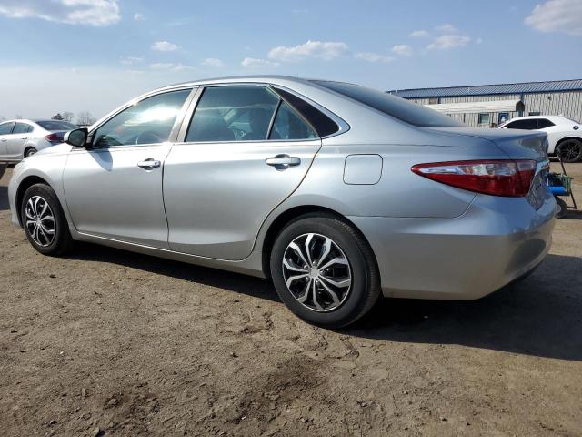 4T1BF1FK3FU042908 - 2015 TOYOTA CAMRY LE SILVER photo 2