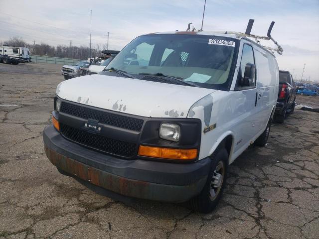 1GCGG25V251236404 - 2005 CHEVROLET EXPRESS G2 WHITE photo 1